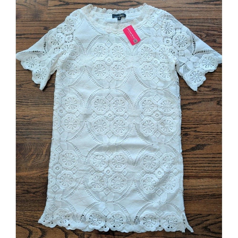 NWT Suzanne Betro White Medallion Floral Lace Shift Dress Scallop Hem &Slv Sz S